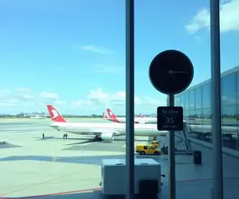 Diferença entre escala e conexão no aeroporto