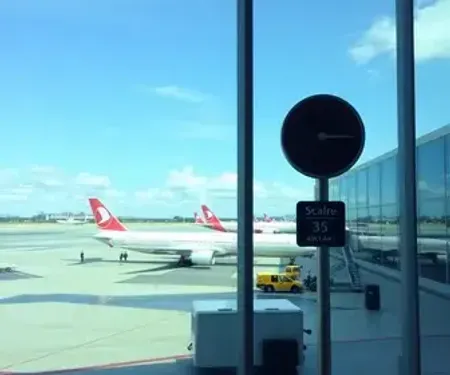 Diferença entre escala e conexão no aeroporto