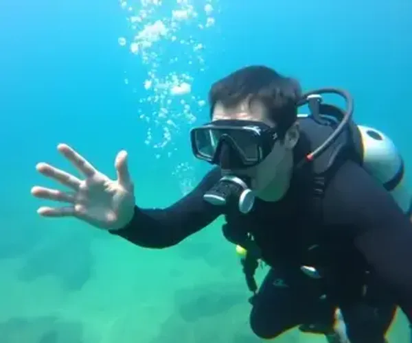 Mergulho de batismo vale a pena para iniciantes? Análise para turistas